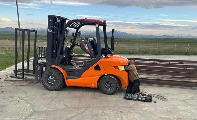 Ozan İstif teknik ekibi forklift bakım ve onarım hizmeti